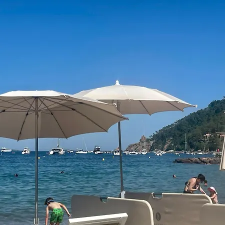 The House, Sur Mer, Cote Dazur, France Βίλα *